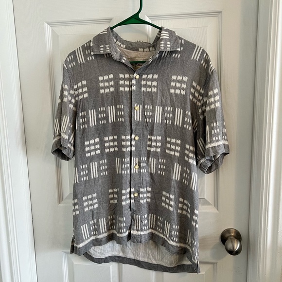 Men’s silk button up shirt Tommy Bahama shirt size M summer shirts vacation - Picture 1 of 6